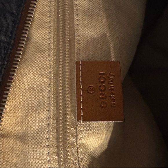 Gucci Navy nylon Messenger Bag with Brown Leather Strap - Picture 8 of 16